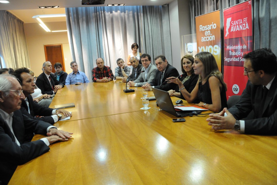 21132 | Firma convenio Nexo Empleo - Dir. Gral. de Comunicación Social (Silvio Moriconi)