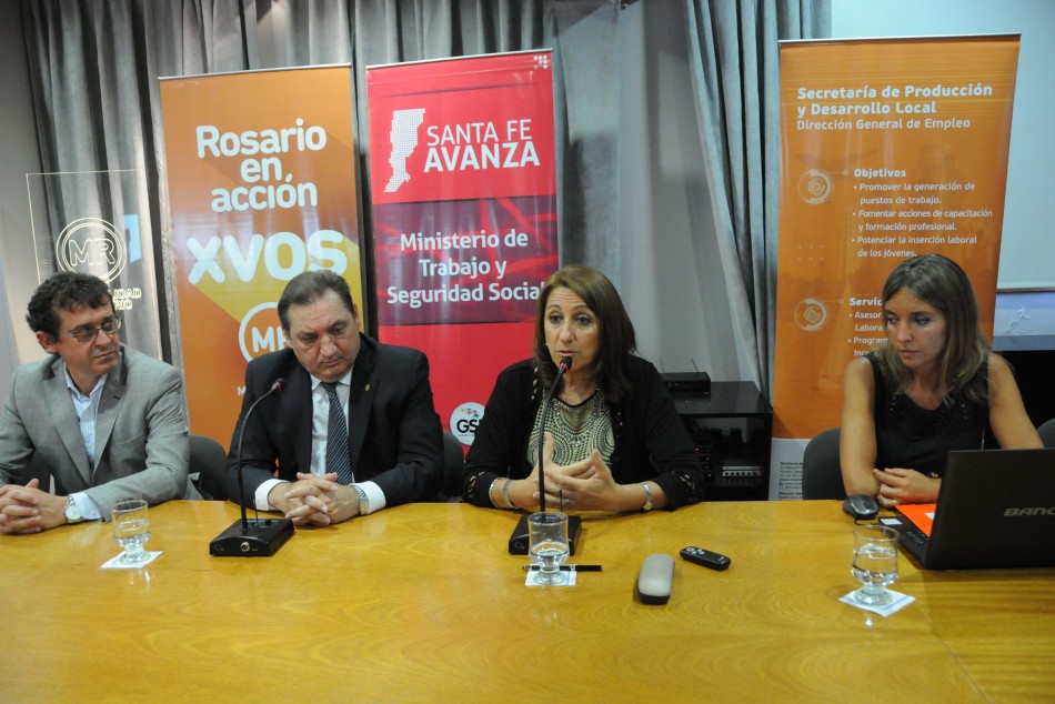 21130 | Firma convenio Nexo Empleo - Dir. Gral. de Comunicación Social (Silvio Moriconi)