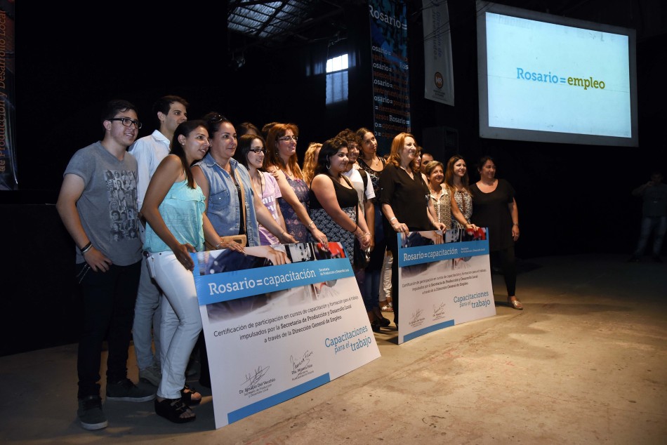 67167 | Entrega Certidicados Capacitacion Oficios  - Dir. Gral. de Comunicación Social (Marcelo Beltrame)