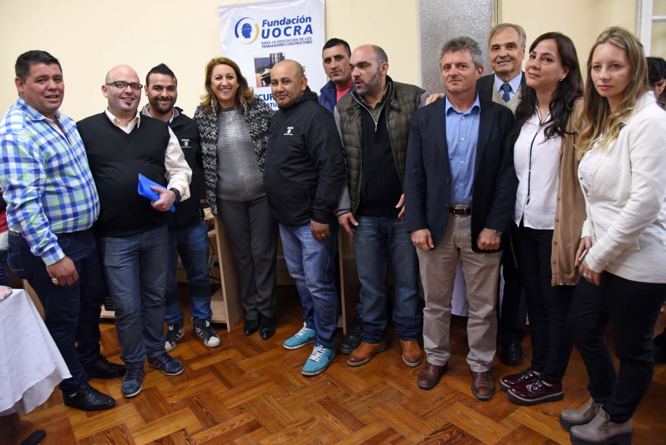 107068 | Se entregaron certificados a 64 jóvenes capacitados en el Nueva Oportunidad - Dir. Gral. de Comunicación Social (Marcelo Beltrame)