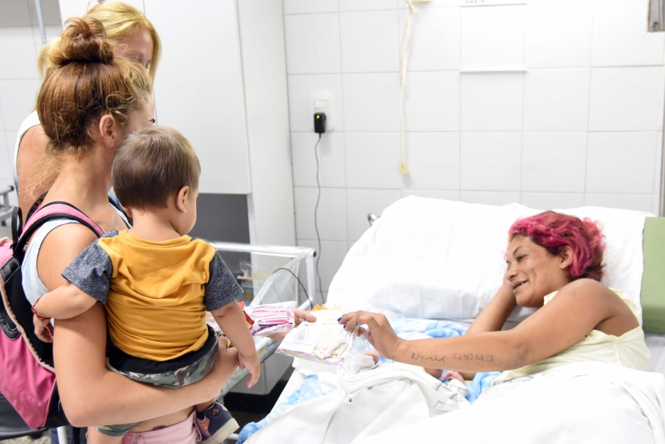 117832 | Nueva Oportunidad: jóvenes del taller de diseño de indumentaria repartieron donaciones - Dir. Gral. de Comunicación Social (Silvio Moriconi)