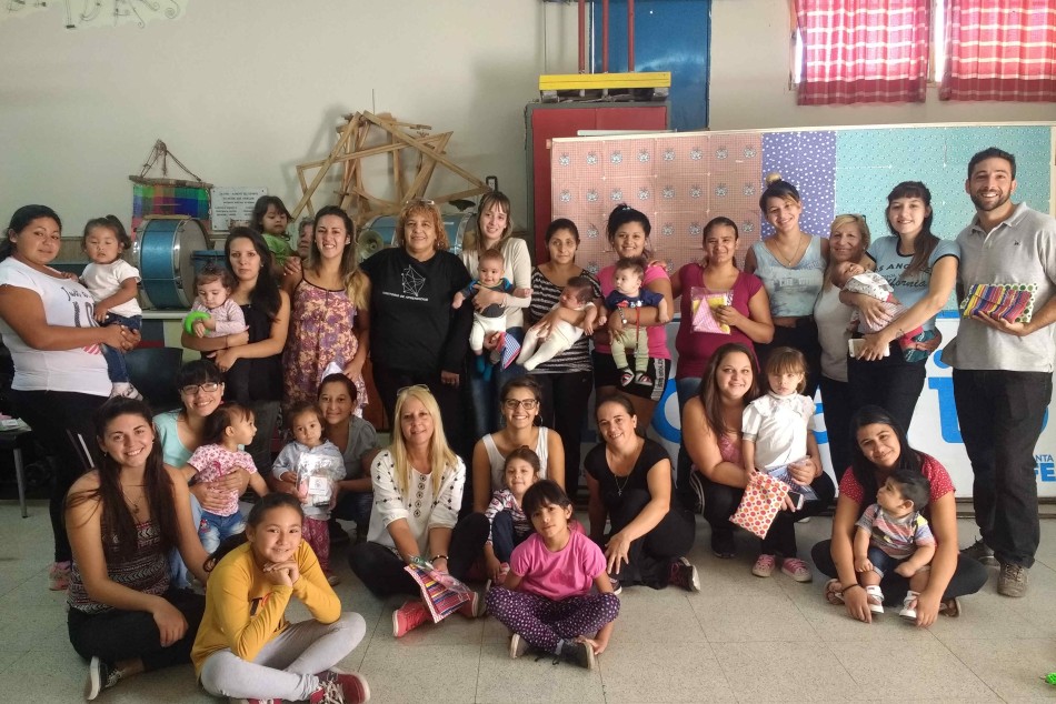 126795 | Diseño de indumentaria: un taller que cada día suma más estudiantes  - Municipalidad de Rosario