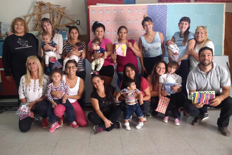 126796 | Diseño de indumentaria: un taller que cada día suma más estudiantes  - Municipalidad de Rosario