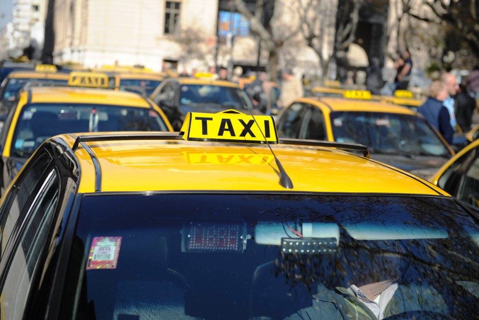 150545 | Se adjudican las primeras nuevas licencias del servicio de taxis y remises - Municipalidad de Rosario (archivo)