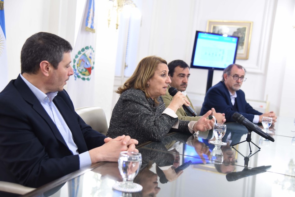 157988 | Firma convenio para la construcción de 20 viviendas - Subsecretaría de Comunicación Social (Silvio Moriconi)