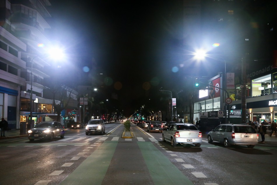 169049 | Nueva iluminación sobre el paseo Pellegrini  -