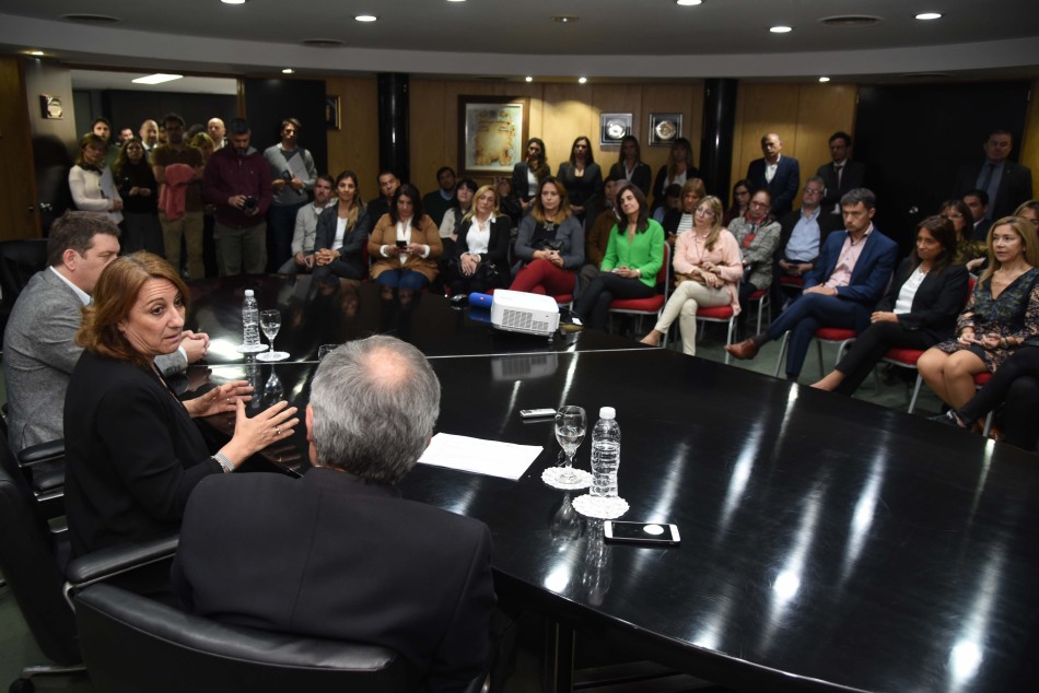 224334 | Presentación MiPymes Soluciones Diferenciales en el Banco Municipal - Subsecretaría de Comunicación Social (Silvio Moriconi)