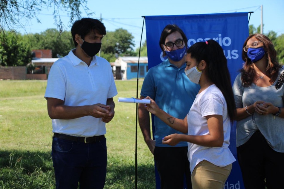 290785 |  Rosario Cuida a Sus Barrios: Entregaron diplomas en Nuevo Alberdi Oeste - Municipalidad de Rosario