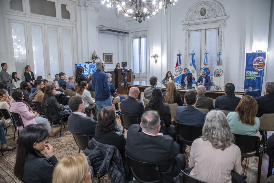 518816 | Firma de Convenio de Cooperación con OIM - Subsecretaría de Comunicación Social (Silvio Moriconi)